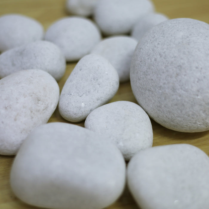 Wonderland Super white Big |Decorative Pebbles|Garden Pebbles|Colored Pebbles|Smooth pebbles|River Pebbles ( 1 kg pack )