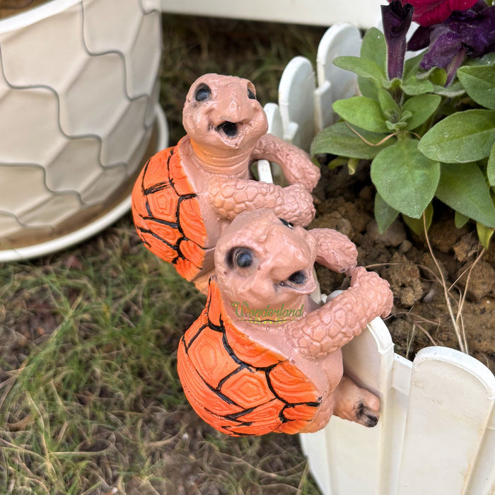 Wonderland Set of 2 Whimsical Turtle Pot Huggers – Decorative Garden Statue Resin Animal Planter Hangers for Indoor & Outdoor Pots