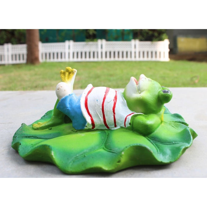 Wonderland Relaxing Frog on Lily Pad Wall Hanging/Garden Statue/Home Decor Showpiece | Resin Decorative Figurine for Balcony, Patio, or Living Room |