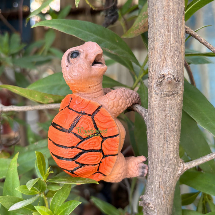Wonderland Set of 2 Whimsical Turtle Pot Huggers – Decorative Garden Statue Resin Animal Planter Hangers for Indoor & Outdoor Pots