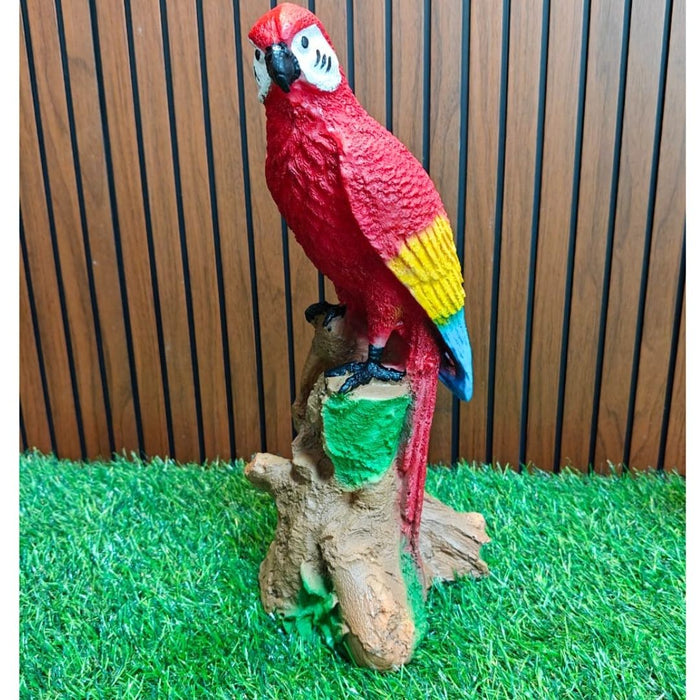Wonderland Vibrant Red Scarlet Macaw Parrot Idol/Showpiece – Durable Garden & Home Decor Statue on Tree Stump