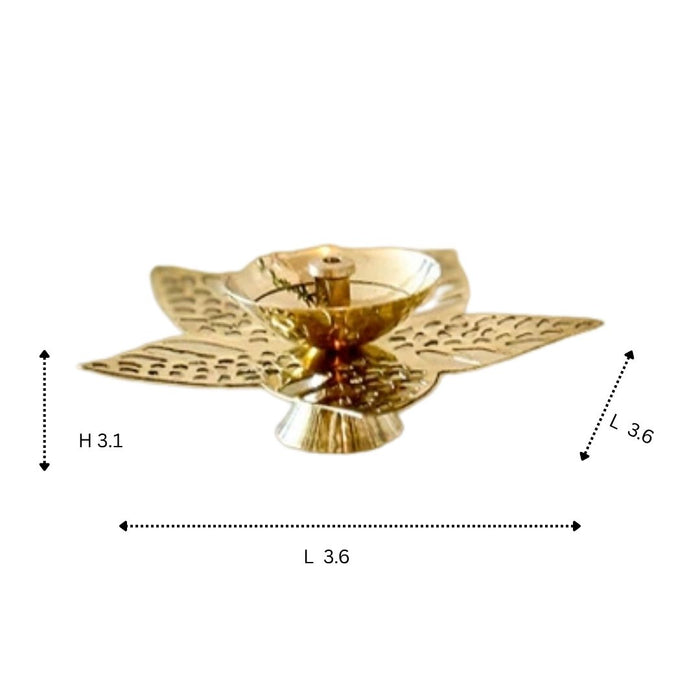 Wonderland Star-Shaped Brass Diya|Oil Lamp with Intricate Cutwork Design|Diya for Puja with Center Wick Holder | Pital Akhand Deep Vilakku for Home Décor |Festive Worship, Housewarming, Marriage