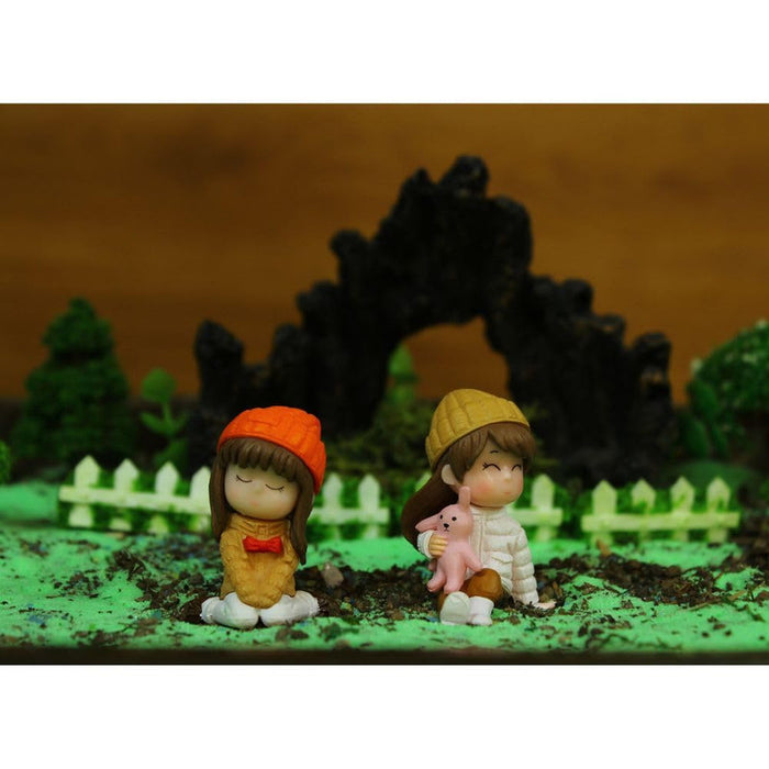 Two Girls Sitting|Miniature Figurine| 