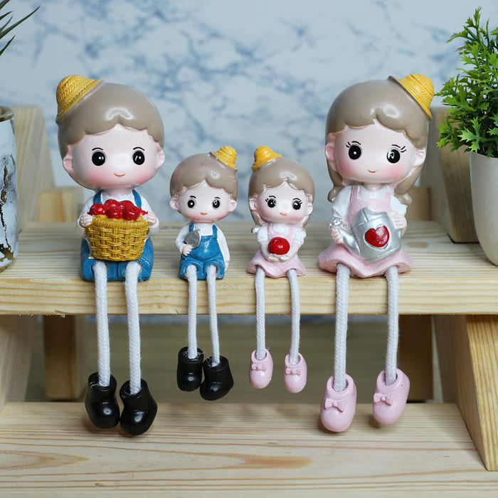 Wonderland Farming Hanging leg family| Resin 
Hanging dolls set of 4