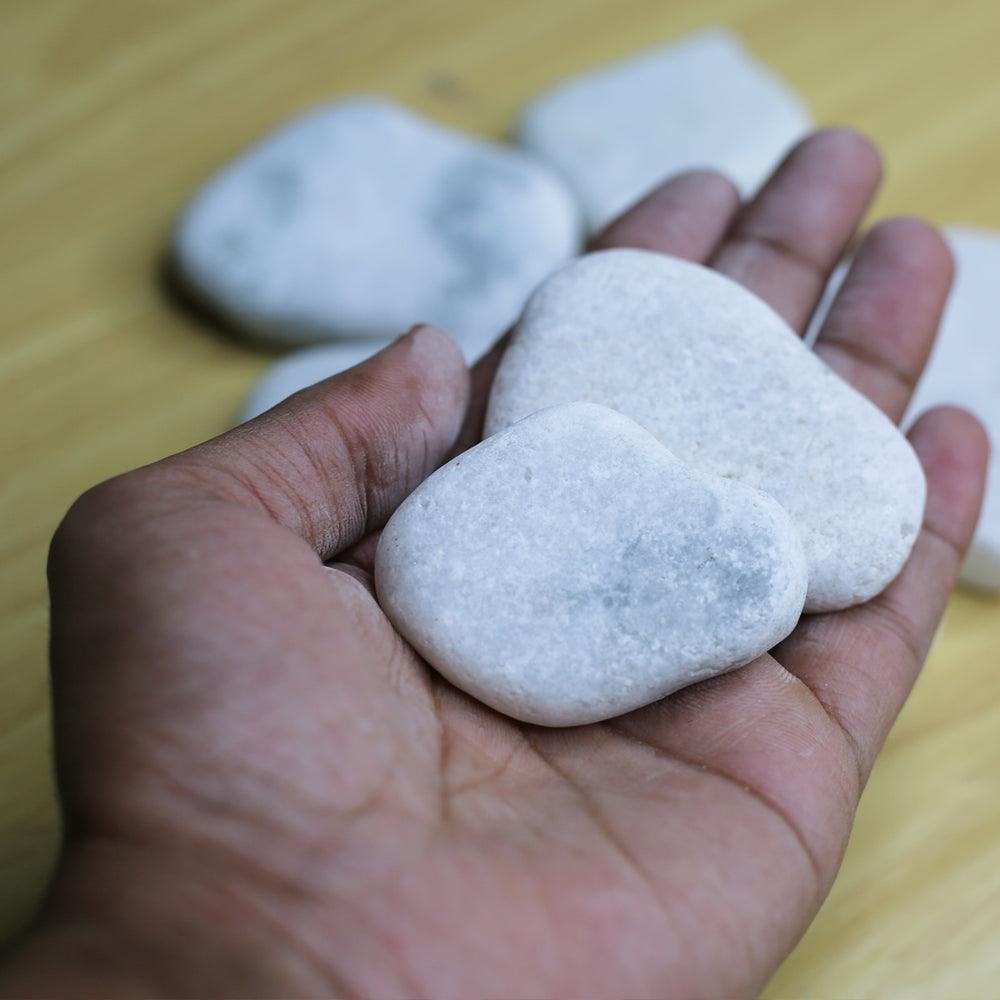 Wonderland Super White Flat |Decorative Pebbles|Garden Pebbles|Colored Pebbles|Smooth pebbles|River Pebbles ( 1 kg pack )