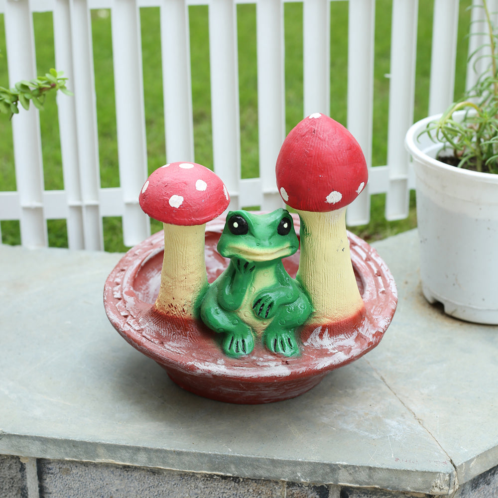Frog Sitting in bow with 2 mushroom | resin garden décor| outdoor décor