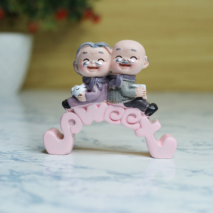 Wonderland Single Piece Sweet Old Couple| figurine statue| home décor| gift articles | gift item| Shelf Décor