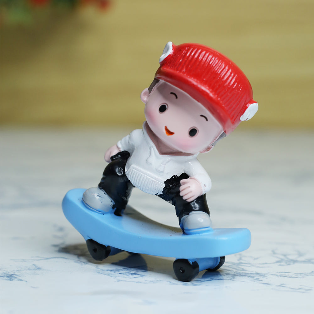 Single piece Boy on stake board Miniature