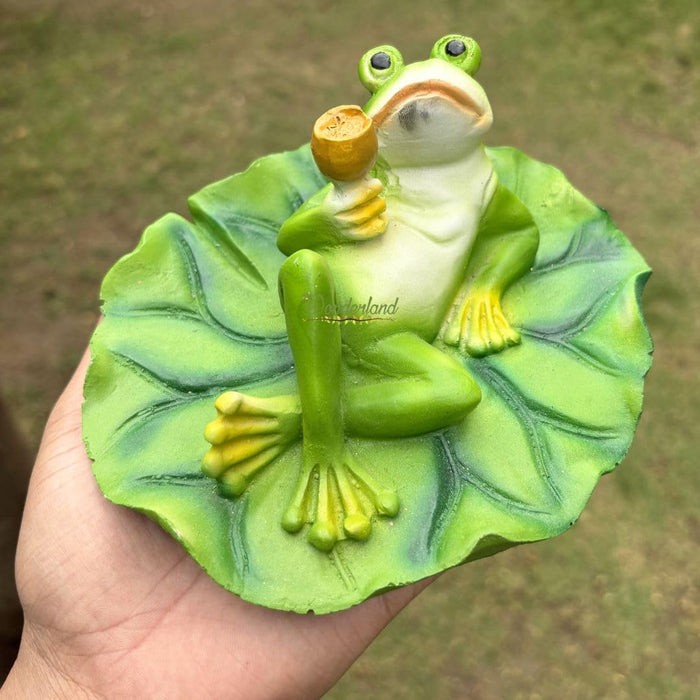  Frog with Glass Statue