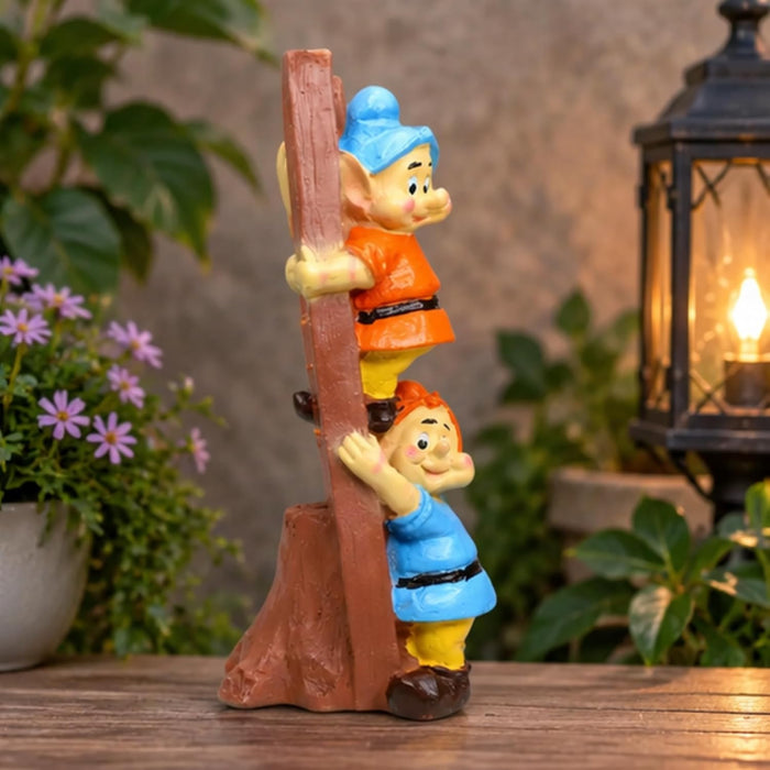 Resin Funny 2 Gnomes on Ladder Santa Idol, Standard