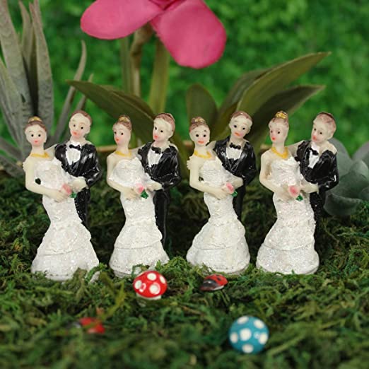 Miniature Toys Set of 4 wedding couple