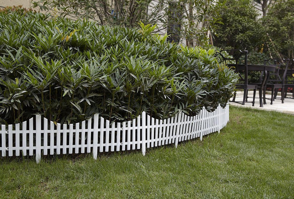 Wonderland 4Pcs Outdoor Garden Fence Border| 1.7 feet Garden Edging Fence | 6.9 feet Coverage Plastic Garden Picket Fence Panel| Decorative Fencing for Pathway, Yard, Lawn| Picket Fence with Spikes