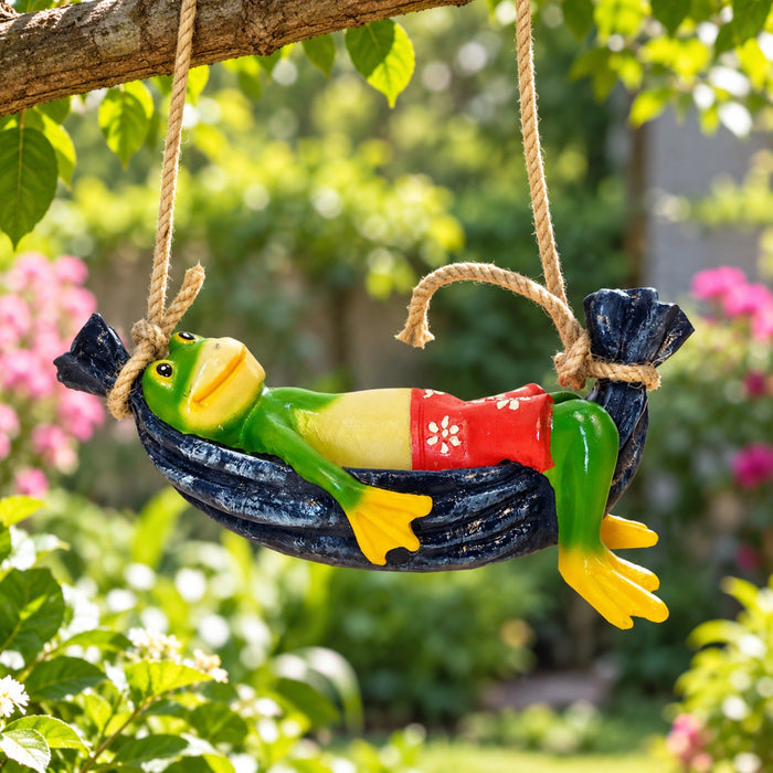 Frog on hammock hanging statue | Home & Garden Decor
