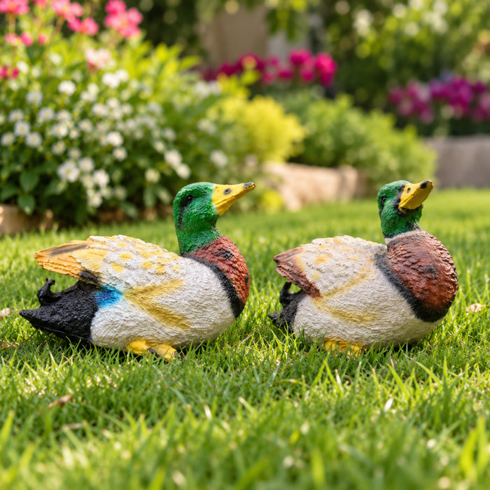SET of 2 : Green Duck Statues, made of Resin Statue for Garden Decoration