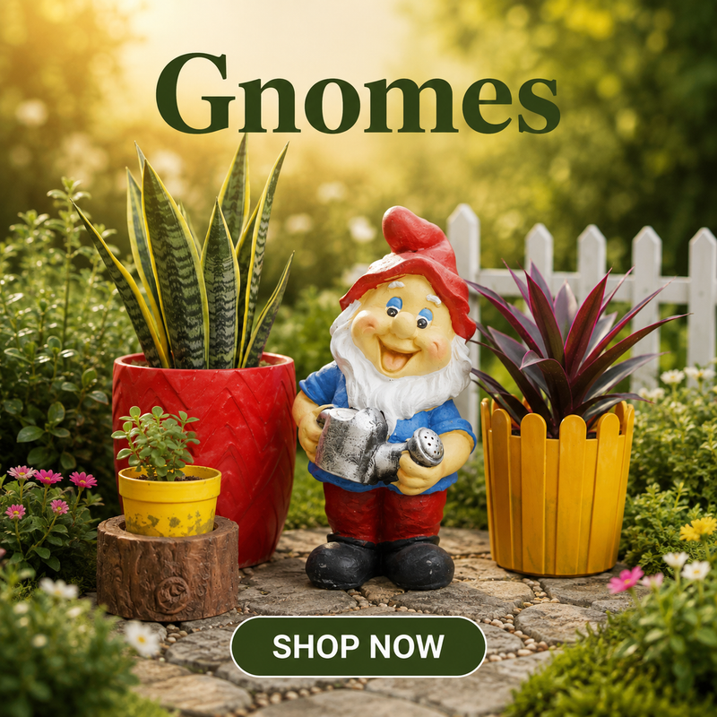 Garden gnome decor figurines by Wonderland