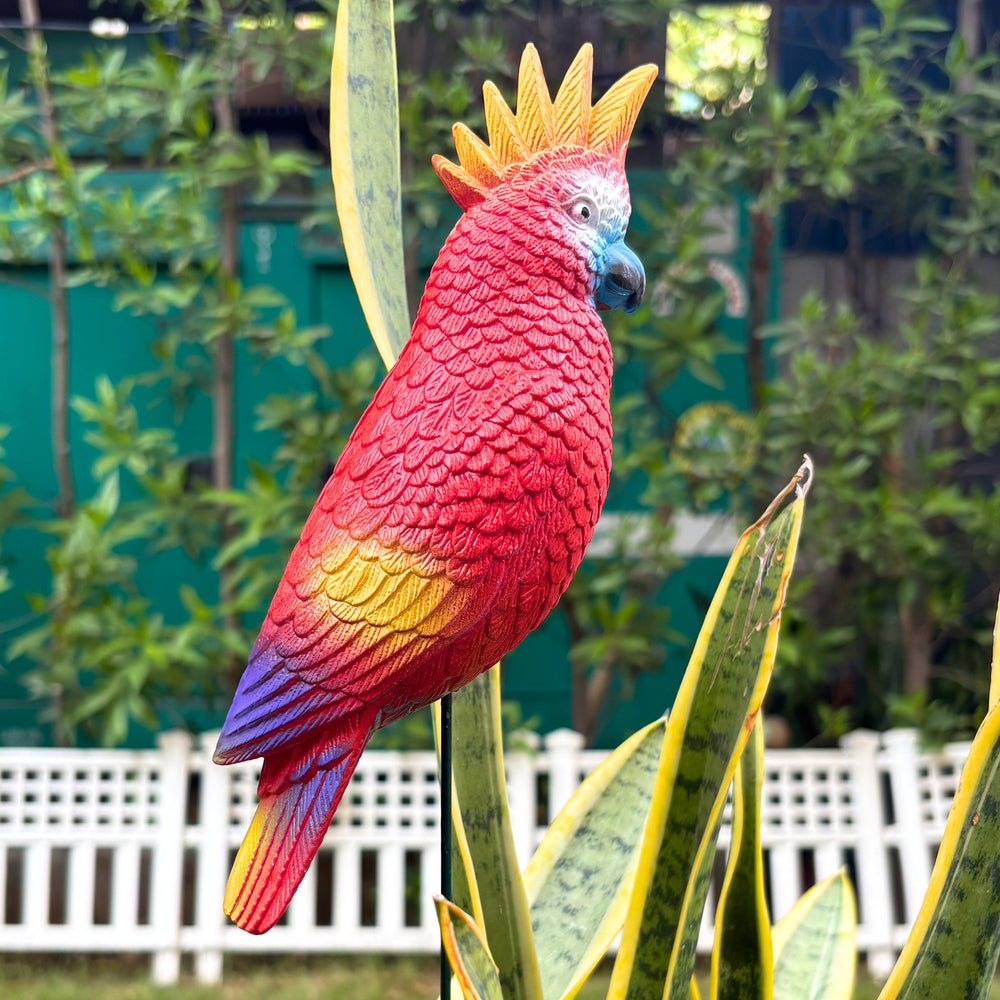 Decorative Bird Garden Stakes (Set of 4) – Colorful Cockatoo & Parrot Plant Pot Sticks, Weather-Resistant Resin Figurines for Outdoor Yard, Patio & Home Decor