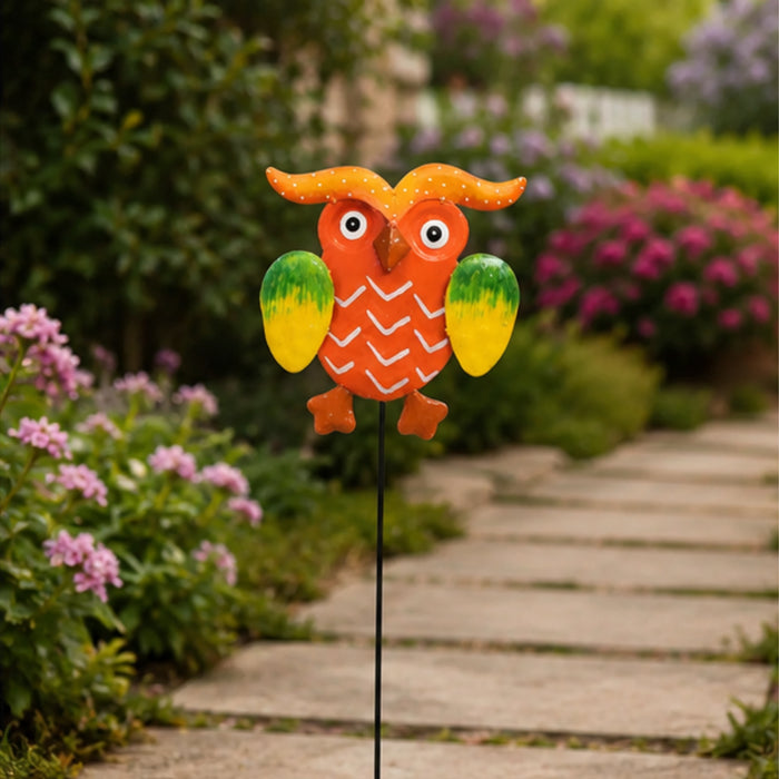 Metal red owl garden stick