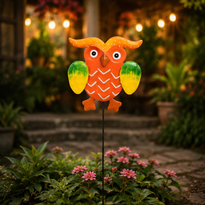 Metal red owl garden stick