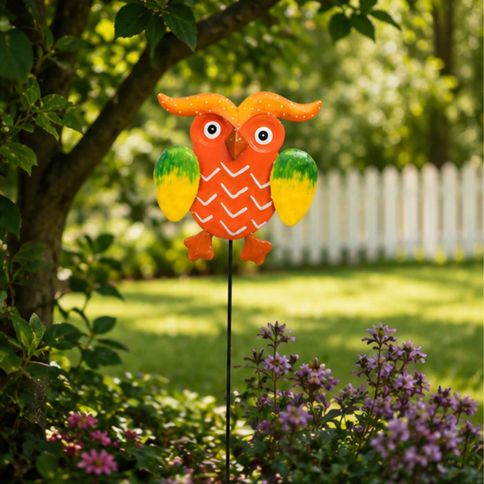 Metal red owl garden stick