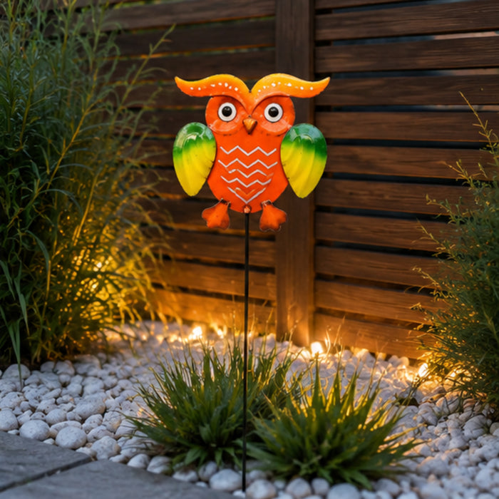 Metal red owl garden stick