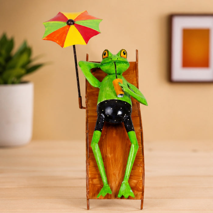Metal Frog Sleeping Under Umbrella for Home and Garden Decoration