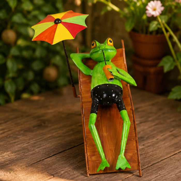 Metal Frog Sleeping Under Umbrella for Home and Garden Decoration
