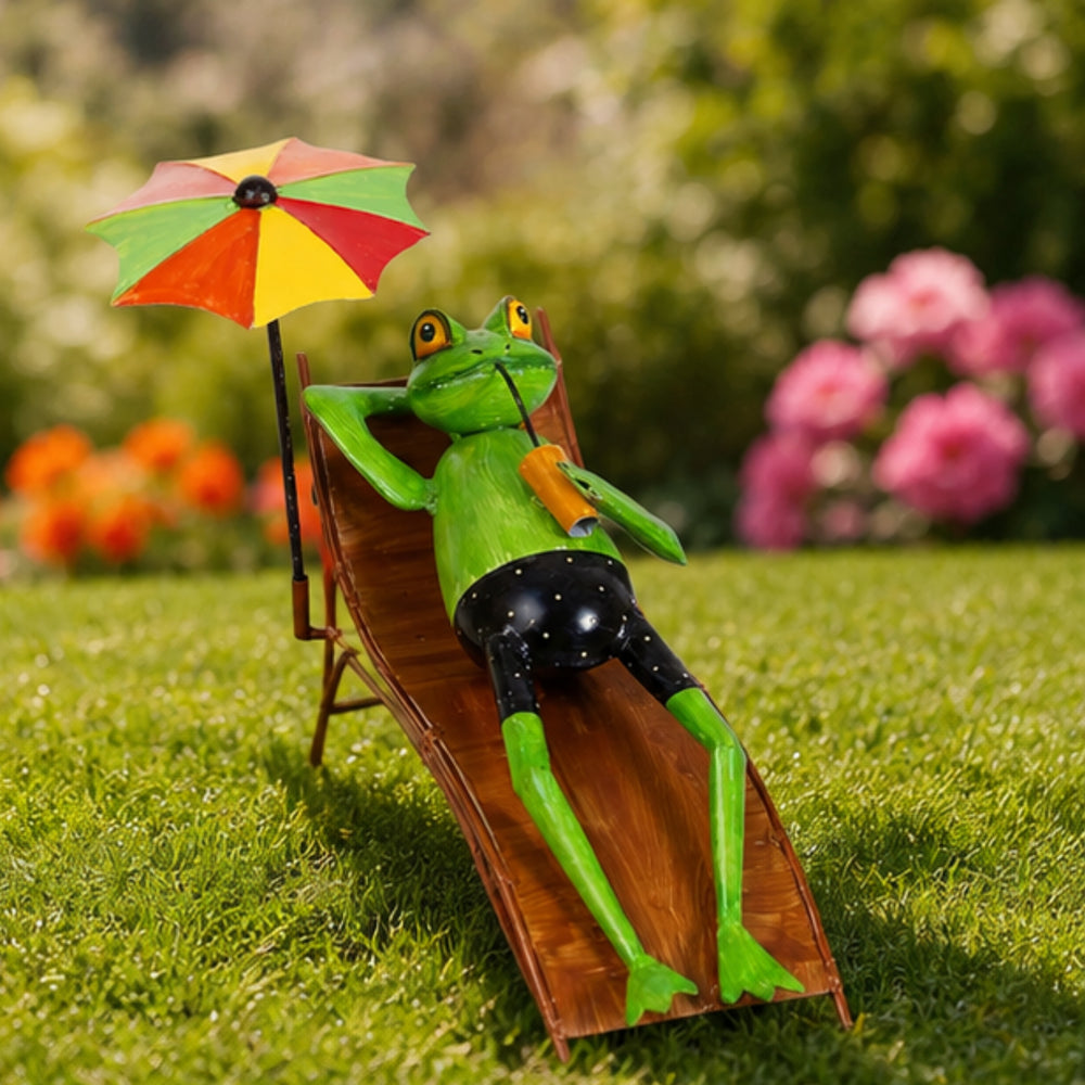 Metal Frog Sleeping Under Umbrella for Home and Garden Decoration
