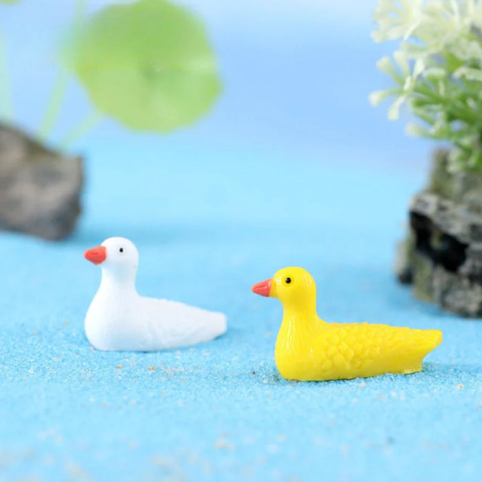 6 Pcs Miniature Duck Figurines Set – Cute White & Yellow Plastic Ducks for Fairy Gardens, Terrariums, Micro Landscape & DIY Crafts