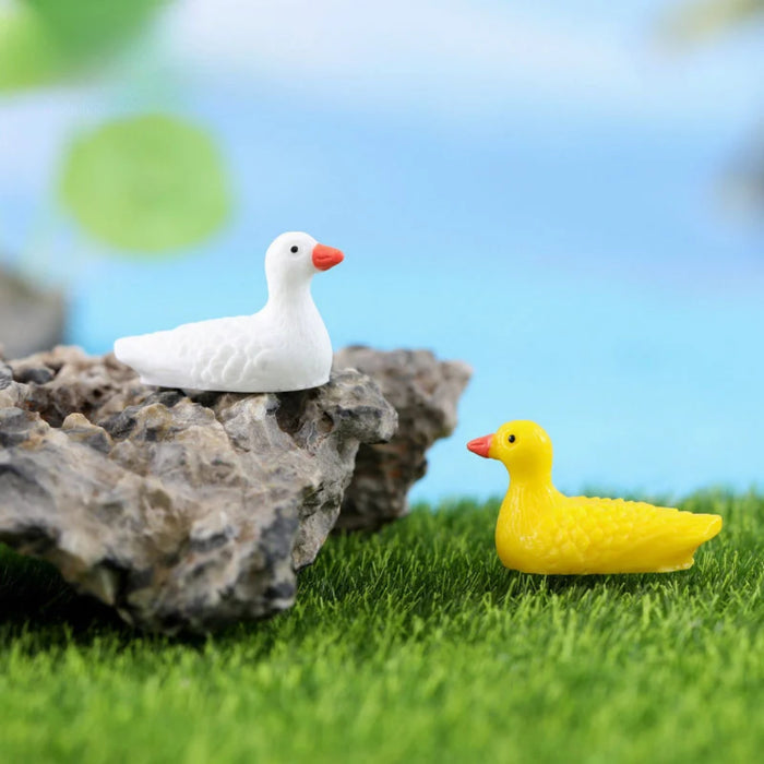 6 Pcs Miniature Duck Figurines Set – Cute White & Yellow Plastic Ducks for Fairy Gardens, Terrariums, Micro Landscape & DIY Crafts