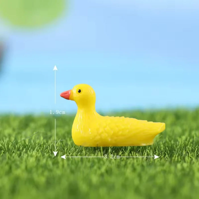 6 Pcs Miniature Duck Figurines Set – Cute White & Yellow Plastic Ducks for Fairy Gardens, Terrariums, Micro Landscape & DIY Crafts