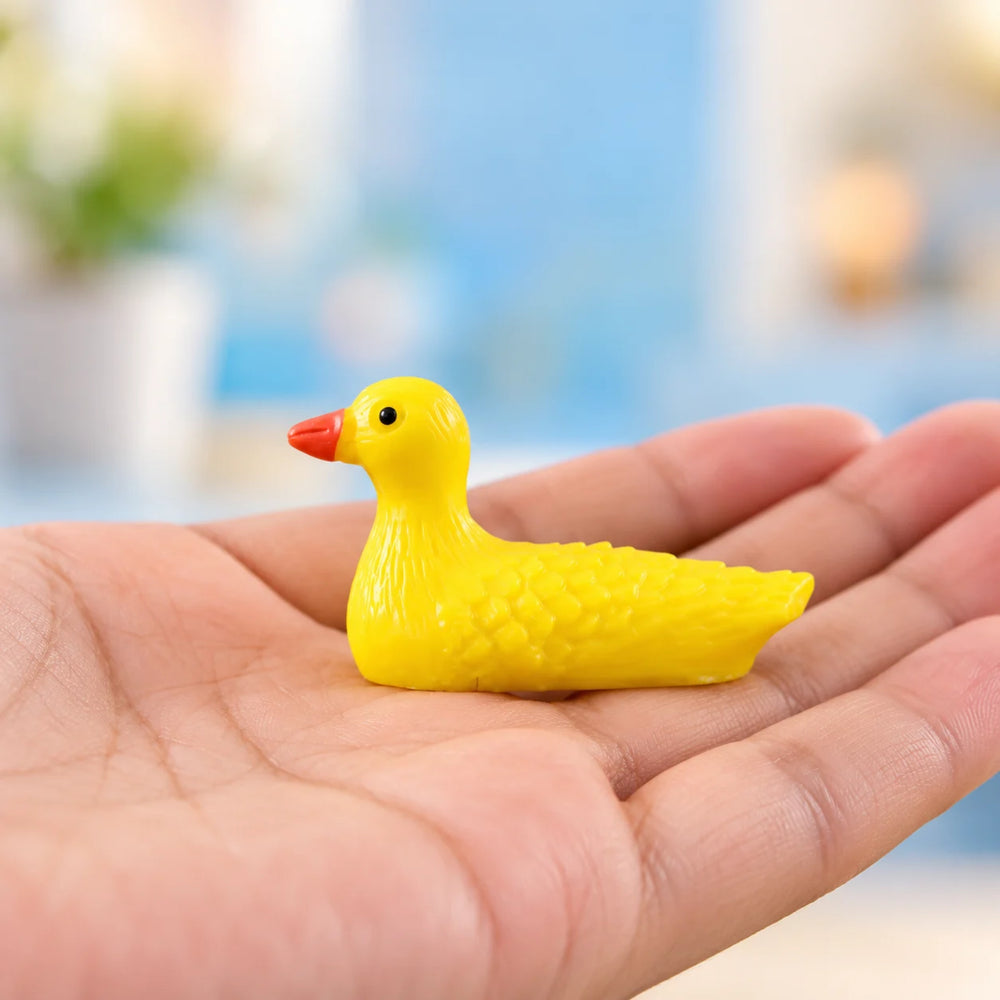 6 Pcs Miniature Duck Figurines Set – Cute White & Yellow Plastic Ducks for Fairy Gardens, Terrariums, Micro Landscape & DIY Crafts