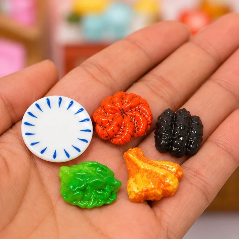 Miniature Food and Plate Set (Pack of 5 Collectibles)