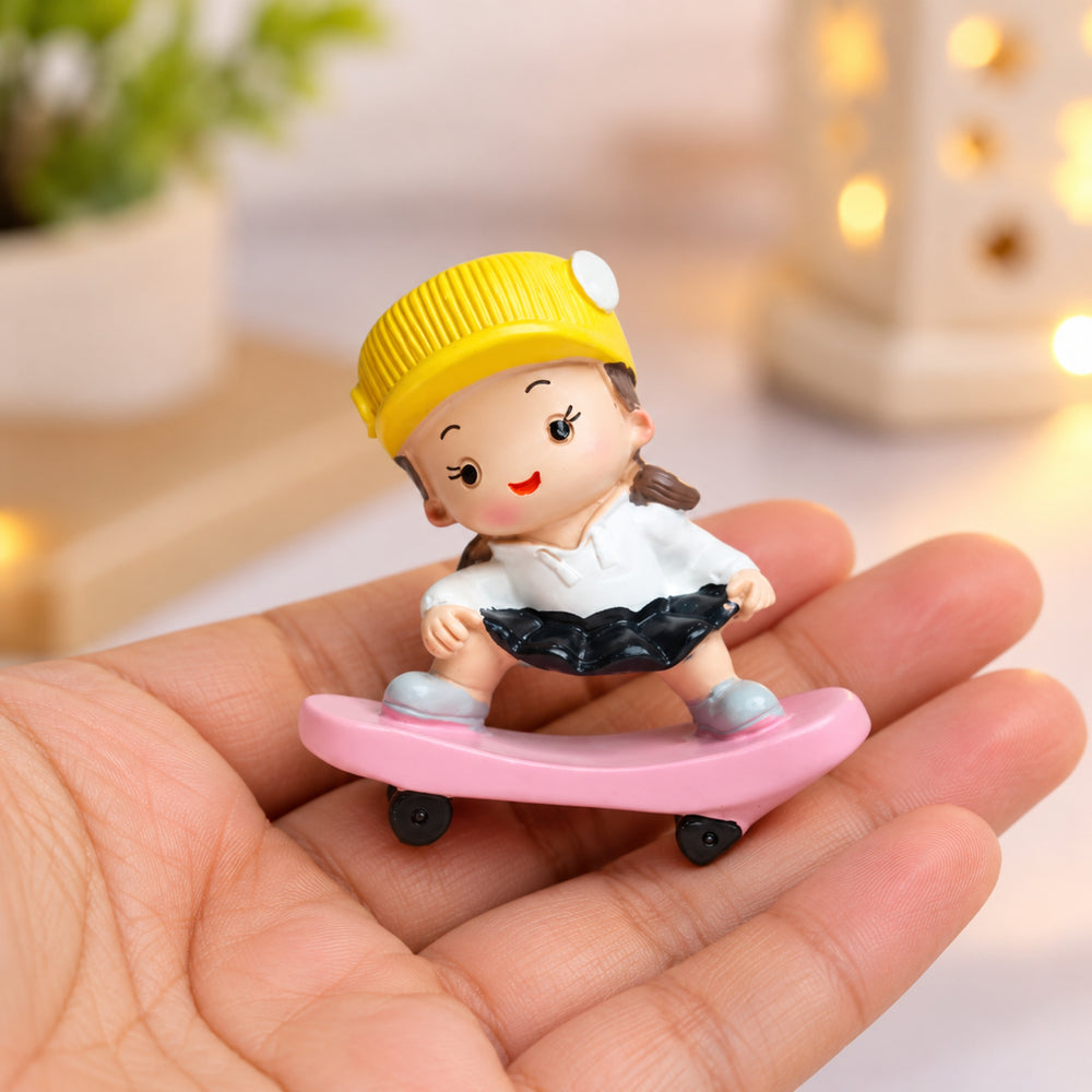 Single piece Girl on stake board Miniature