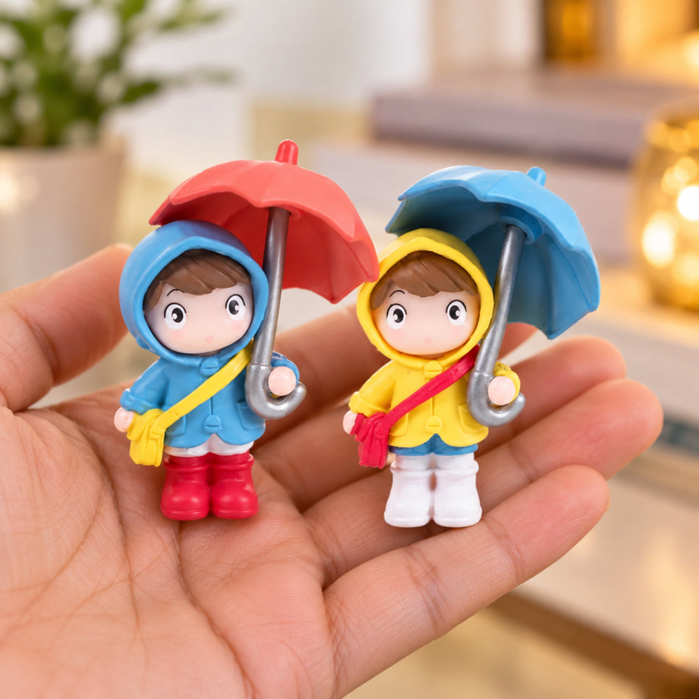Open umbrella Holding couple-1 ( Miniature toys , cake toppers , small figuine, Valentine couple)