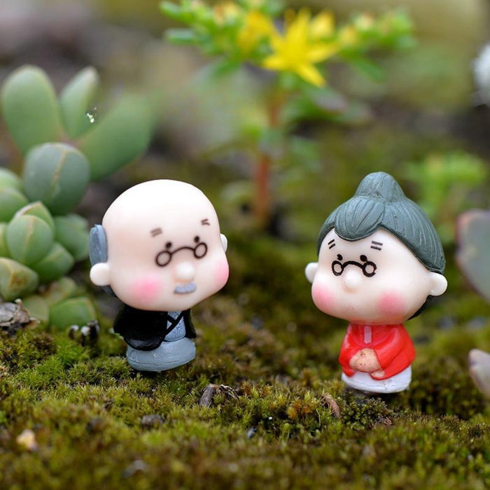 Wonderland Handcrafted Grandparents Miniature Statues – Sweet Elderly Couple Home Decor Figurines for Shelves and Desks| Fairy Garden Accessories, Doll House, DIY Craft, Display (Set of 2)