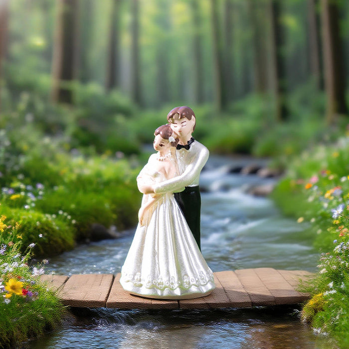WonderlandCouple Miniature Elegant Resin Bride and Groom Hugging Figurine