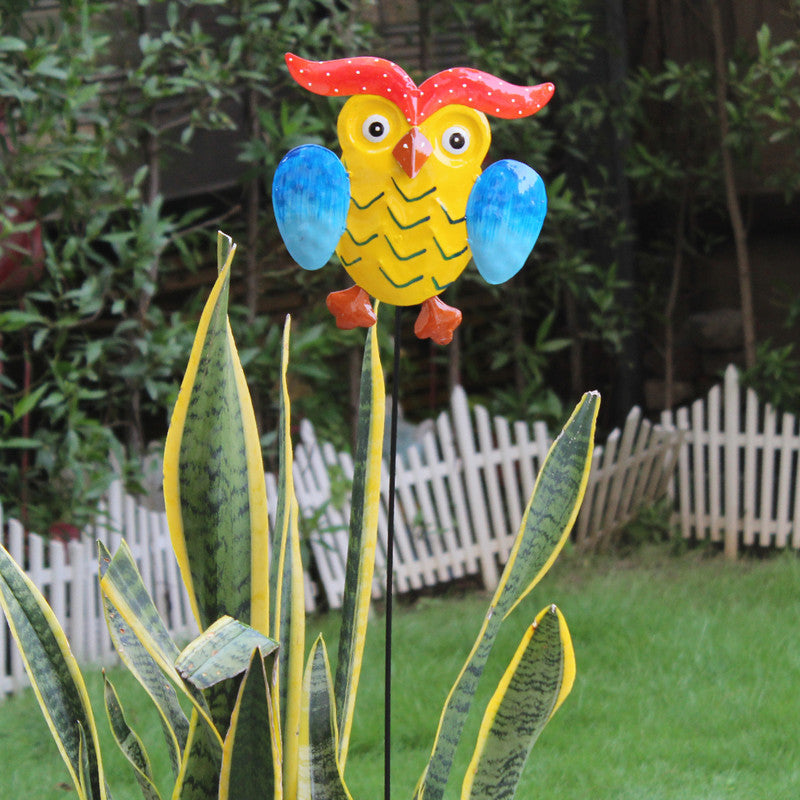Metal yellow owl garden stick