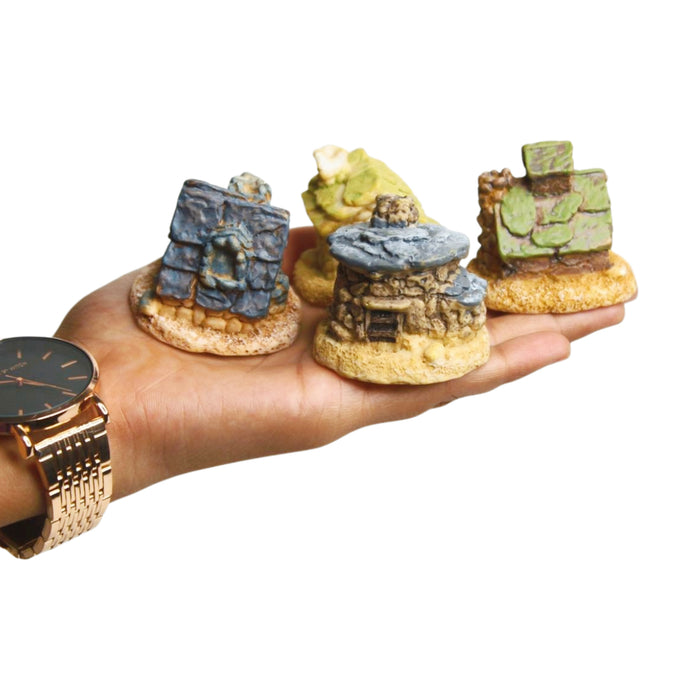 Wonderland imported miniatures ( pack of 4 ) houses
