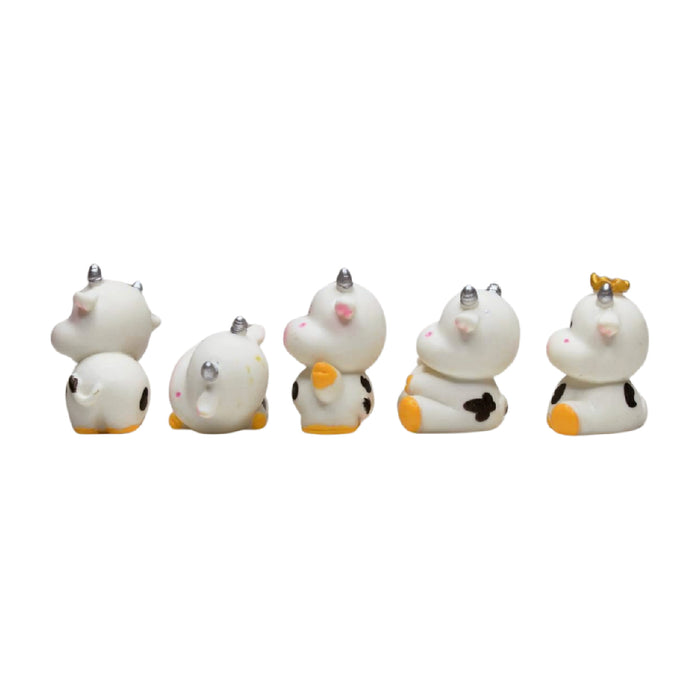 Wonderland imported miniatures ( pack of 6) cows