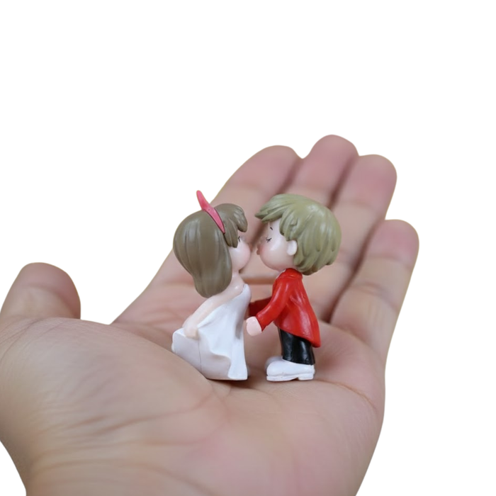 Set of 2 Kissing Couple Miniature| Figurine Fairy Garden Accessories| Doll House Accessory| Bonsai Tray Garden Decor| Craft|- Boy- 0.6x0.2x0.9 inch Girl - 0.6x0.6x0.9 inch