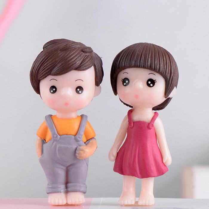 Gallace Couple Miniature set of 2| Figurine for Car Dashboard | Fairy Graden Accessory | Doll House| Shelf Decor| Tray Garden - Boy : 0.8 x 0.7 x 2 ,Girl : 0.9 x 0.7 x 2inch