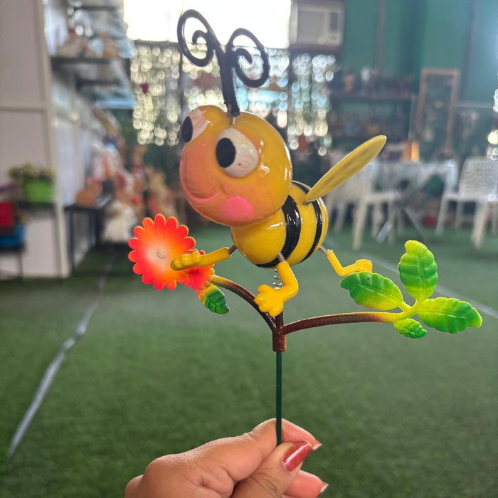 Set of 4 Whimsical Metal Bee Garden Stakes – Hand-Painted Decorative Bumblebee Planter Ornaments for Yard, Patio, and Flower Beds