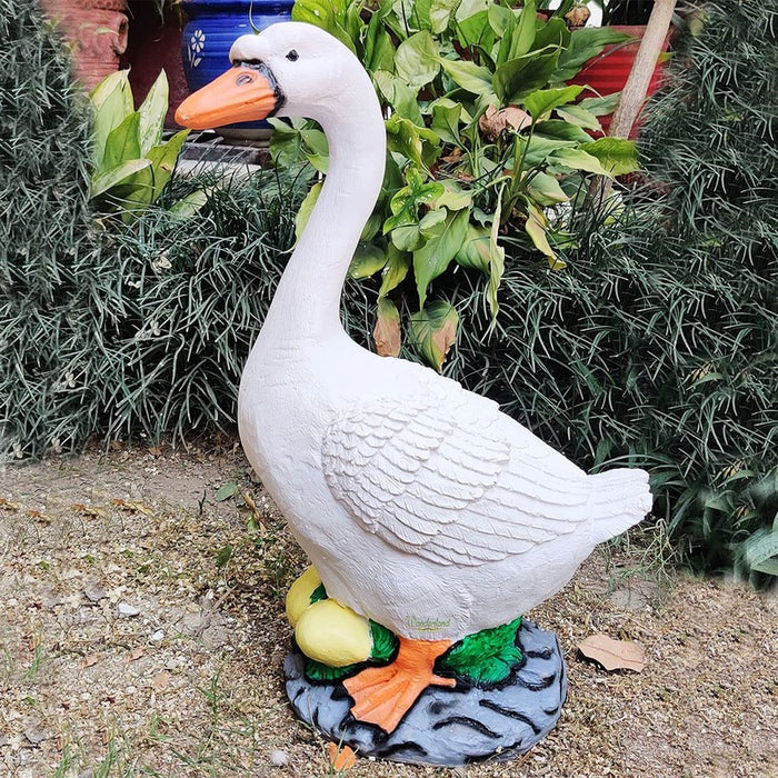Pack of 2 Goose and Duck Garden Statue Set – Hand-Painted Weather-Resistant Resin Birds for Rock Gardens and Outdoor Landscapes