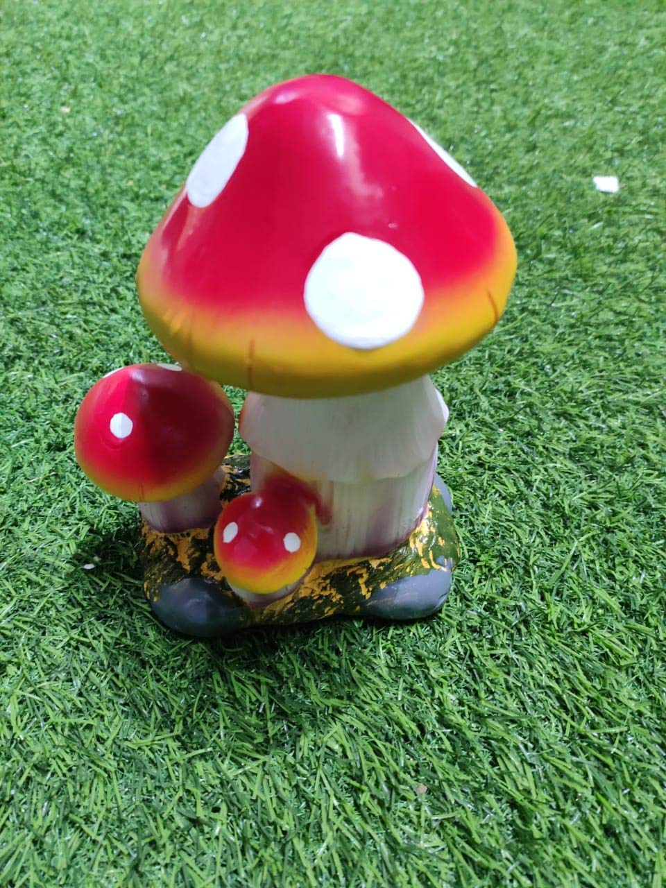 Colorful 8 inch Resin Natural Mushroom Outdoor Garden Ornament