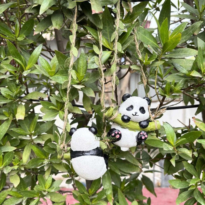 Wonderland Adorable Koala and Panda Hanging Garden Statues – 2-Piece Resin Animal Climber Set for Flower Pots, Fences, and Indoor Decor