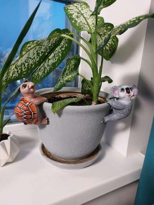 Whimsical Animal Pot Huggers – Set of 2 Hanging Planter Statues (Turtle & Koala) | Weather-Resistant Resin Garden Decor for Indoor & Outdoor Pots