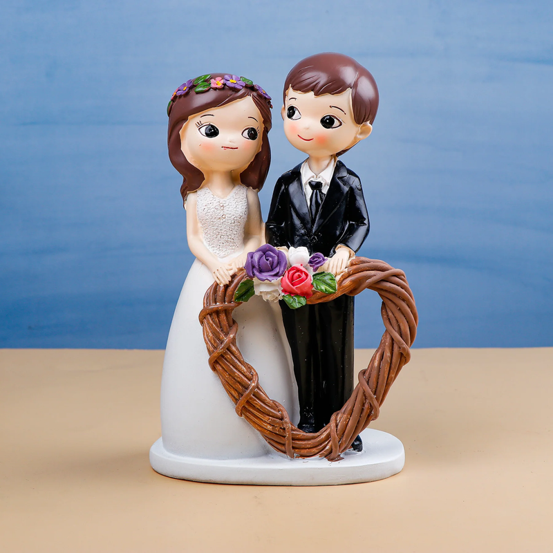 5.5 inch Hand-Painted Sweetheart Wedding Couple Figurine