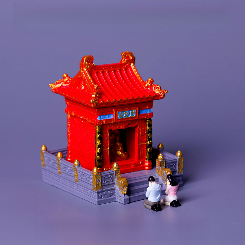 Miniature Chinese Temple Decor – Feng Shui Shrine Model with Couple Figurine