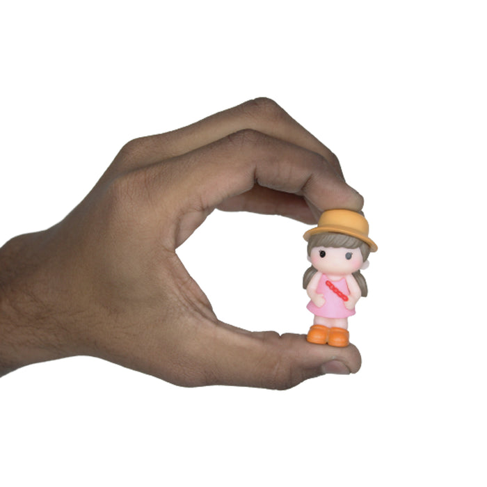 Hat couple-2 (Beige)( Miniature toys , cake toppers , small figuine, Valentine couple)
