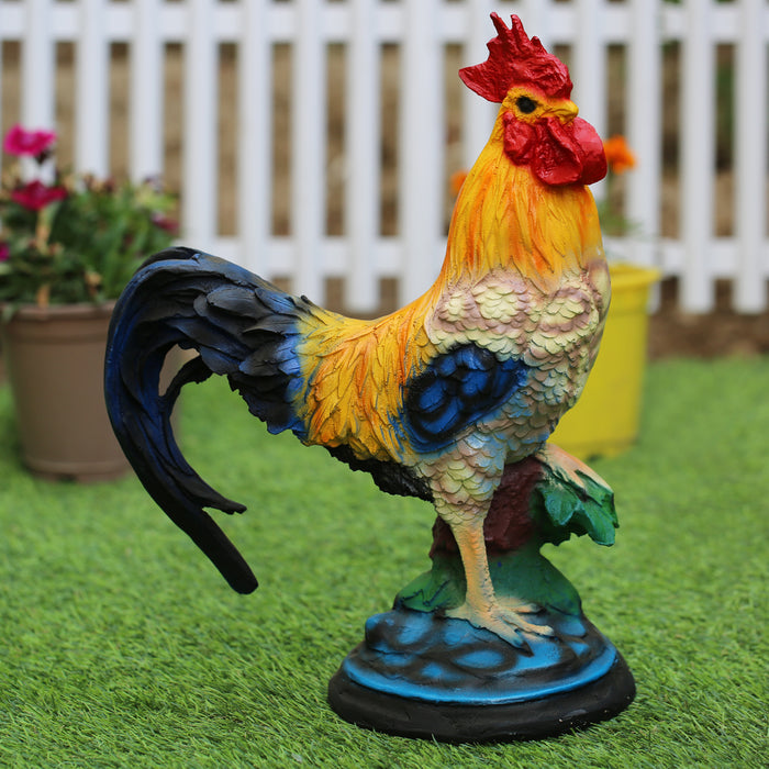 Small Hen Statue for indoors and outdoor Decoration